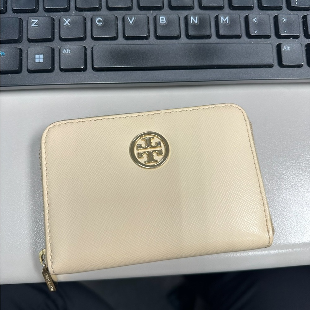 Tory Burch Cream Zip Wallet